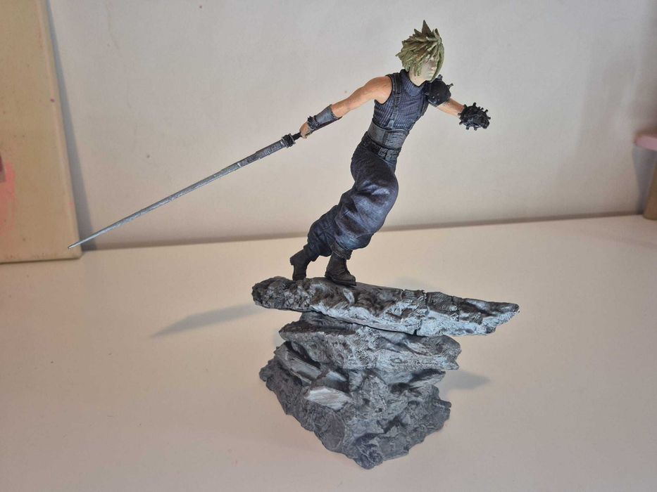 Figura Final Fantasy VII Remake Cloud Strife