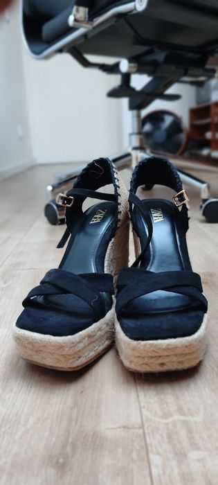 Sandálias de cunha ZARA tam 37