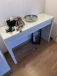 Ikea Malm toaletka z szyflada