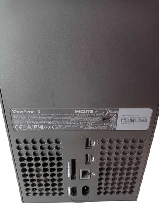 konsola Microsoft Xbox Series X z padem