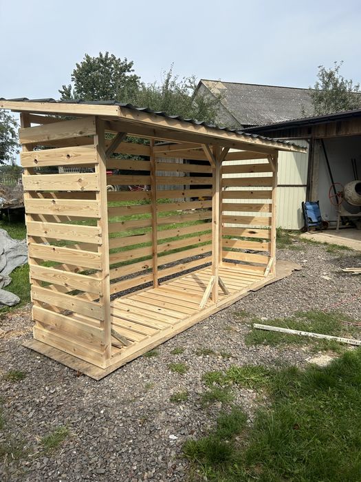 Drewutnia  na drzewo