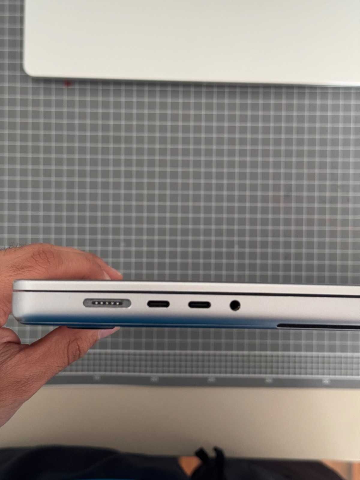 MacBook Pro M1 MAX 16 cali 64GB RAM 1TB SSD IDEALNY