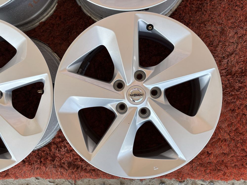 Original Nissan Juke Rogue X-trail Leaf Renault MeganScenikR17 5x114,3