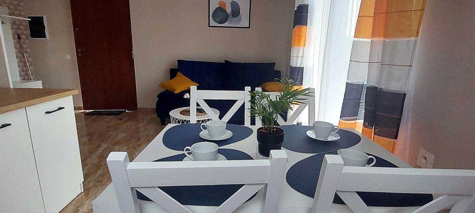 Szare domki Międzybrodzie Żywieckie jezioro,góry noclegi Beskidy domek