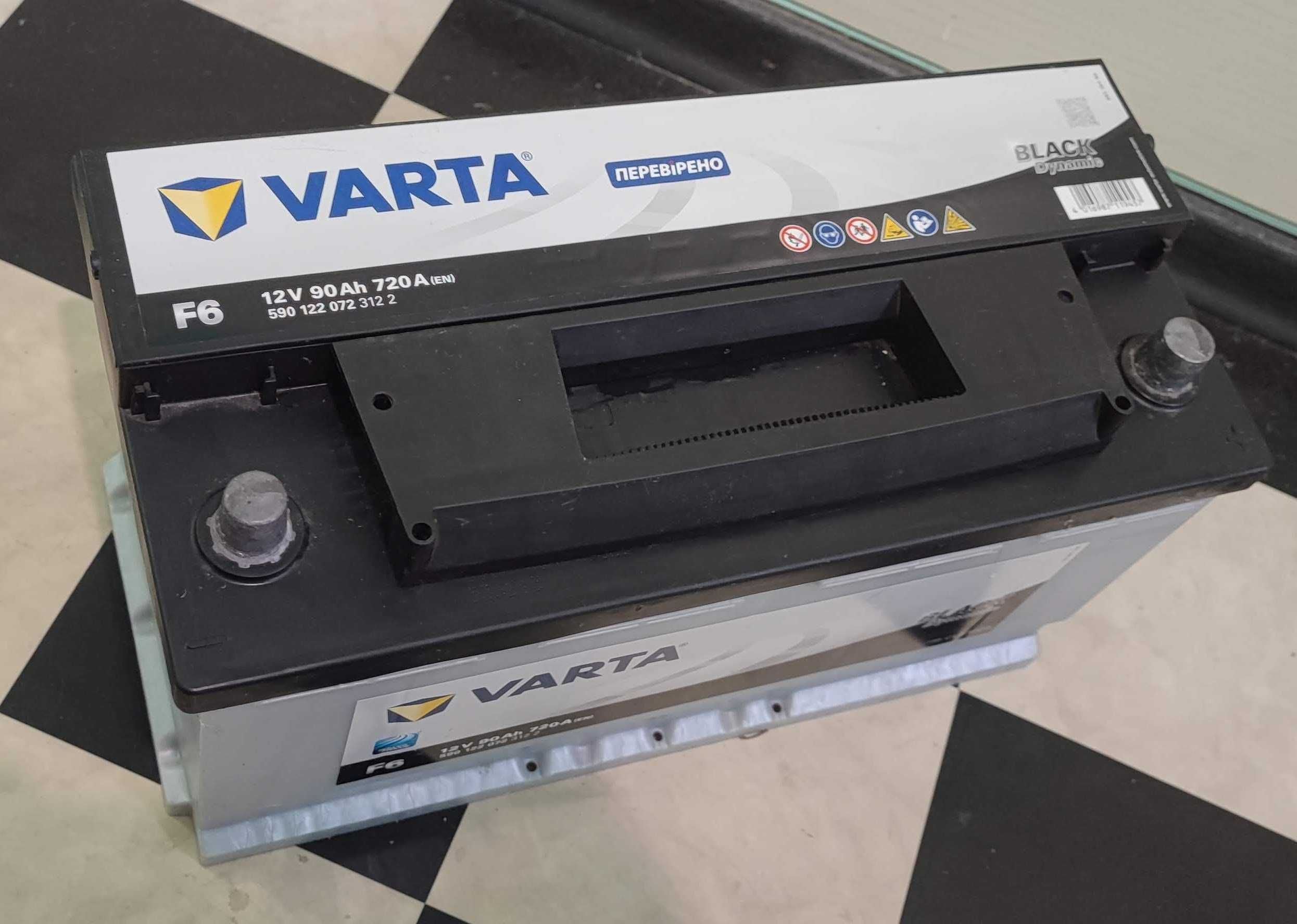 Акумулятор VARTA BLACK DYNAMIC 90Ah, EN 720, правий "+"