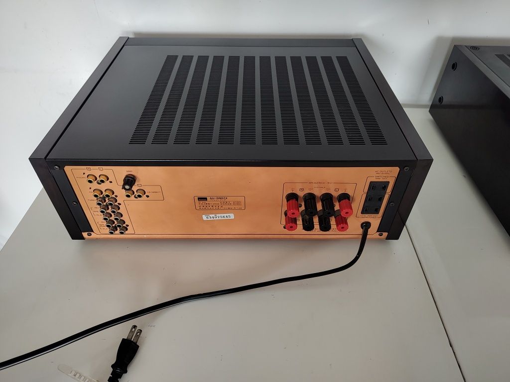 Sansui AU-D907X , stan kolekcjonerski . Wzmacniacz . TOP . Aktualne