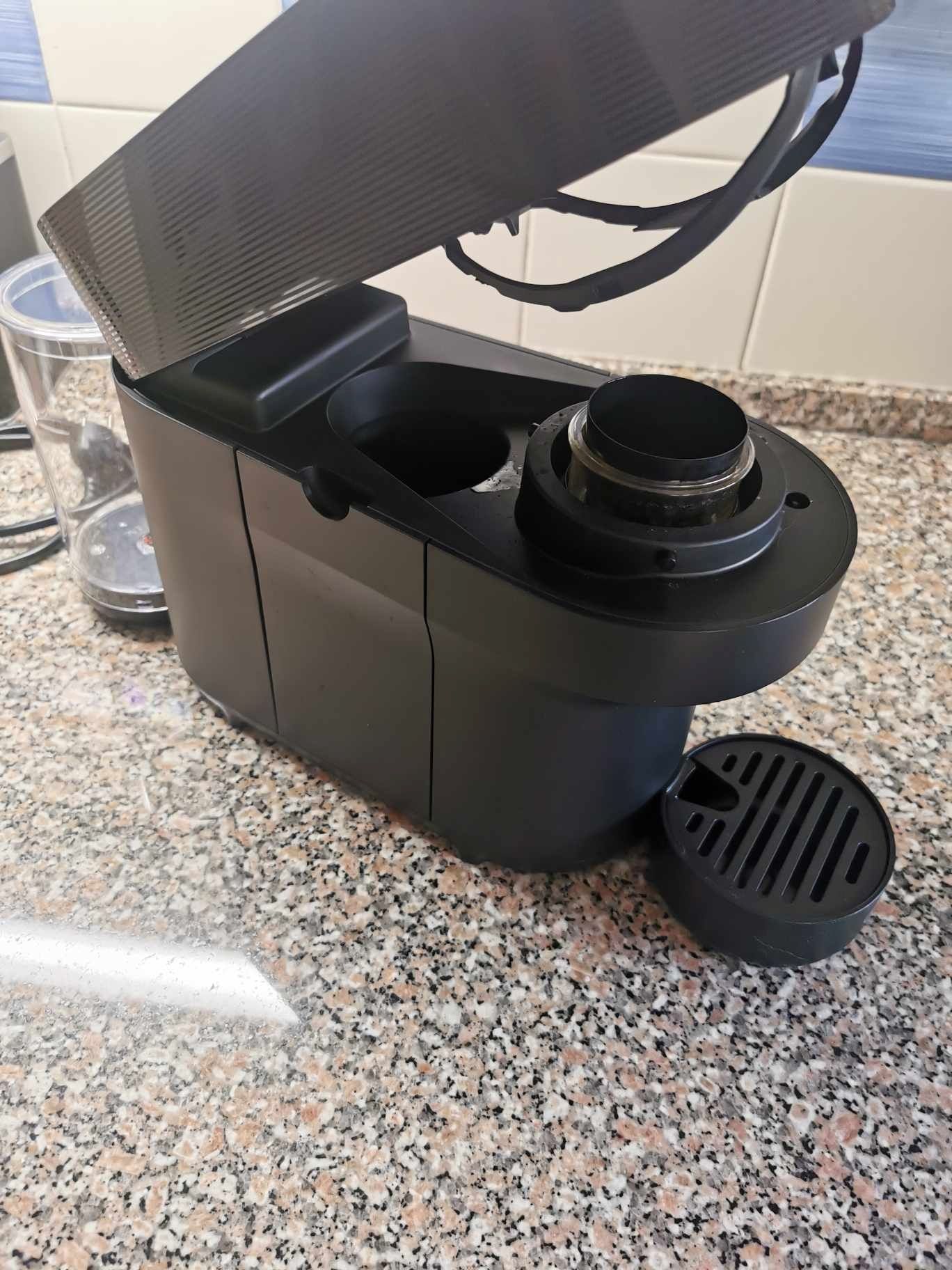 Máquina de café Nespresso nova