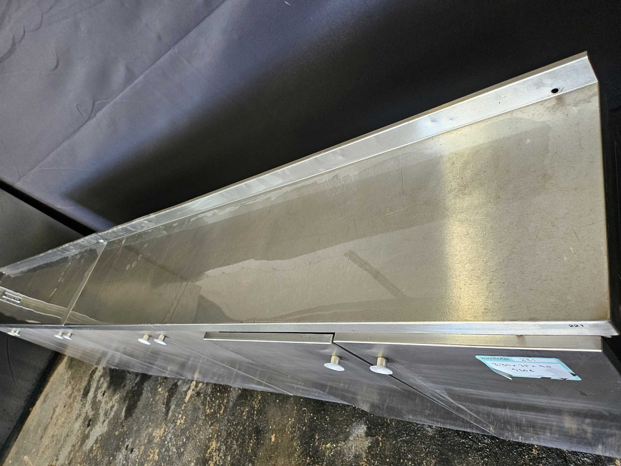 Bancada fechada em inox