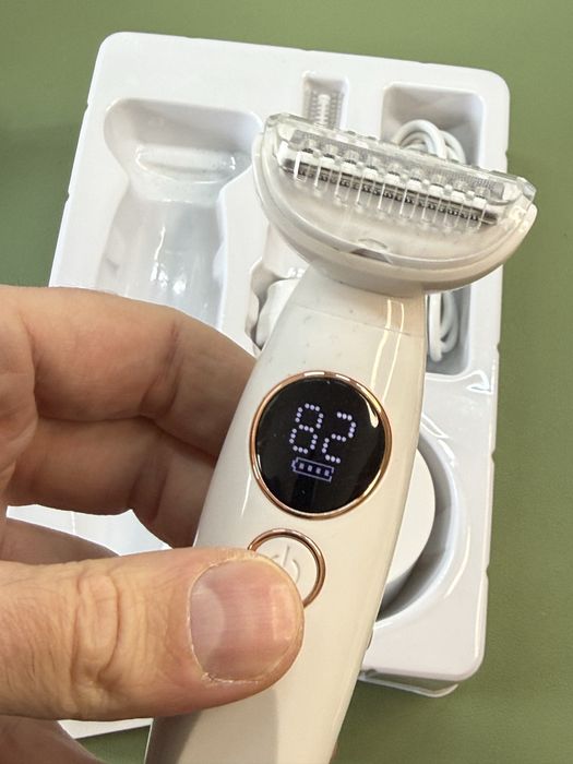 3-в-1 жіноча електробритва з дисплеєм, зарядка через USB