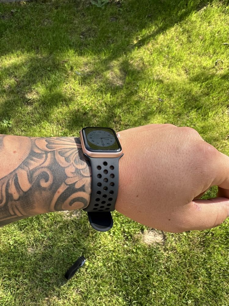 Apple Watch 6 40mm złoty