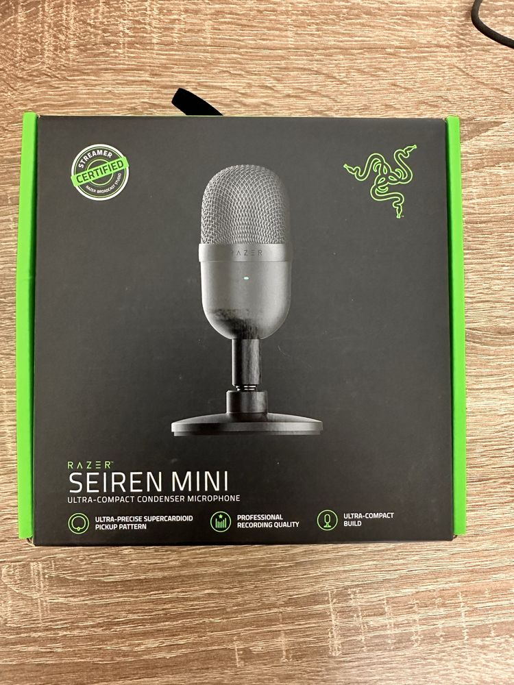 Микрофон Razer Seiren mini (RZ19-03450100-R3M1)