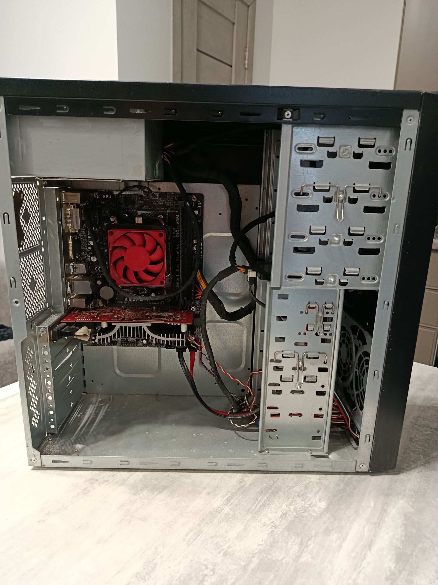 ПК системний блок DDR3 AMD + монітор та клавіатура