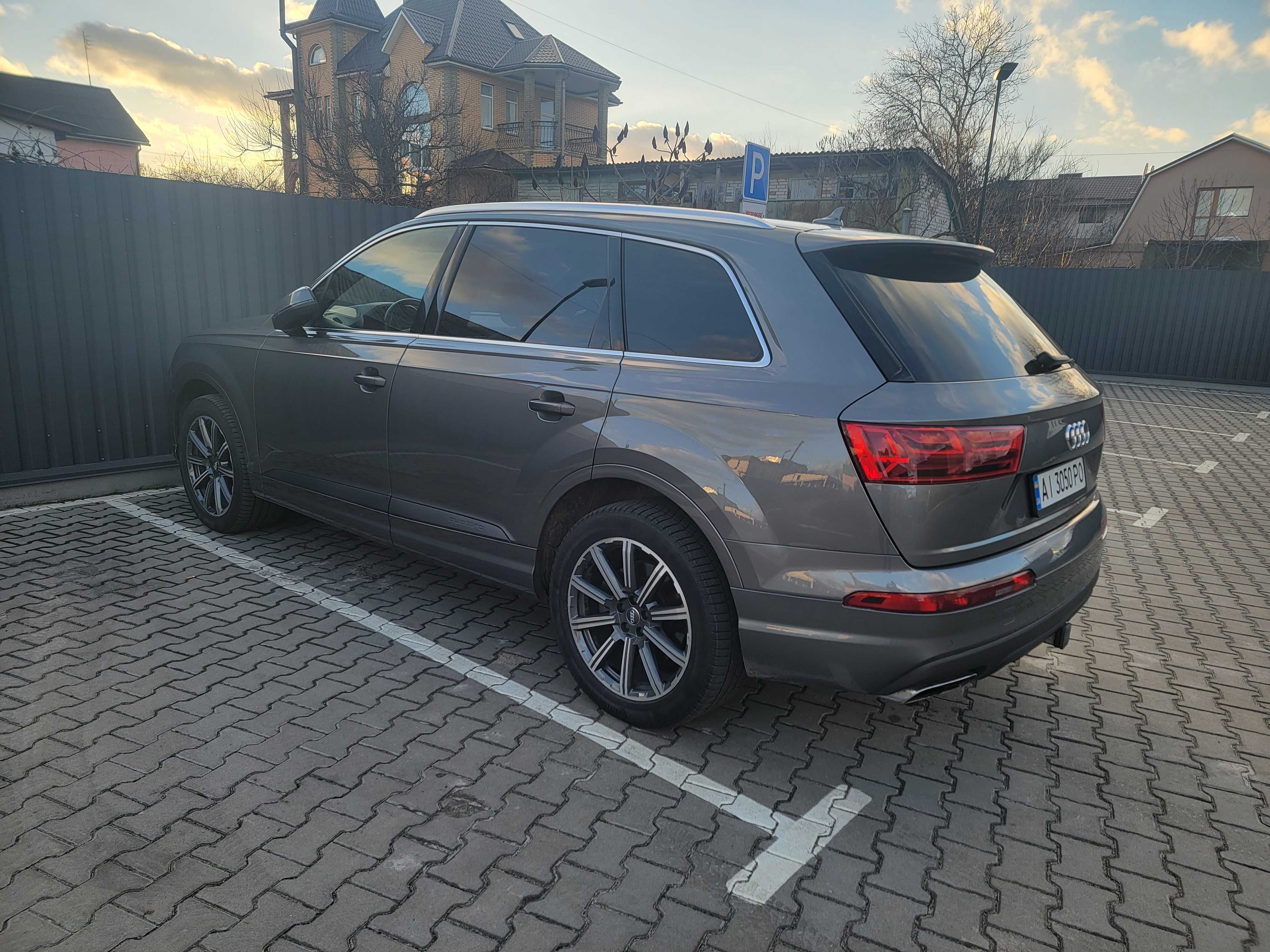 Срочно продам Audi Q7 2016