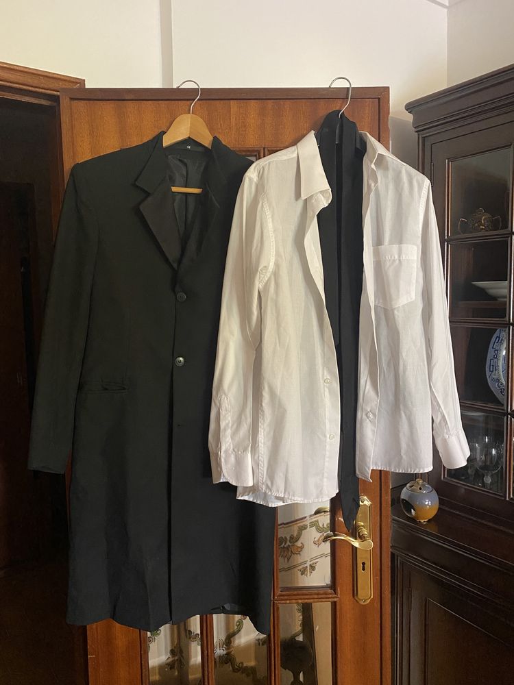 Traje académico masculino