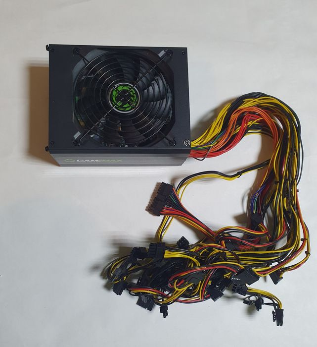 Блок живлення  GAMEMAX GM 1650W