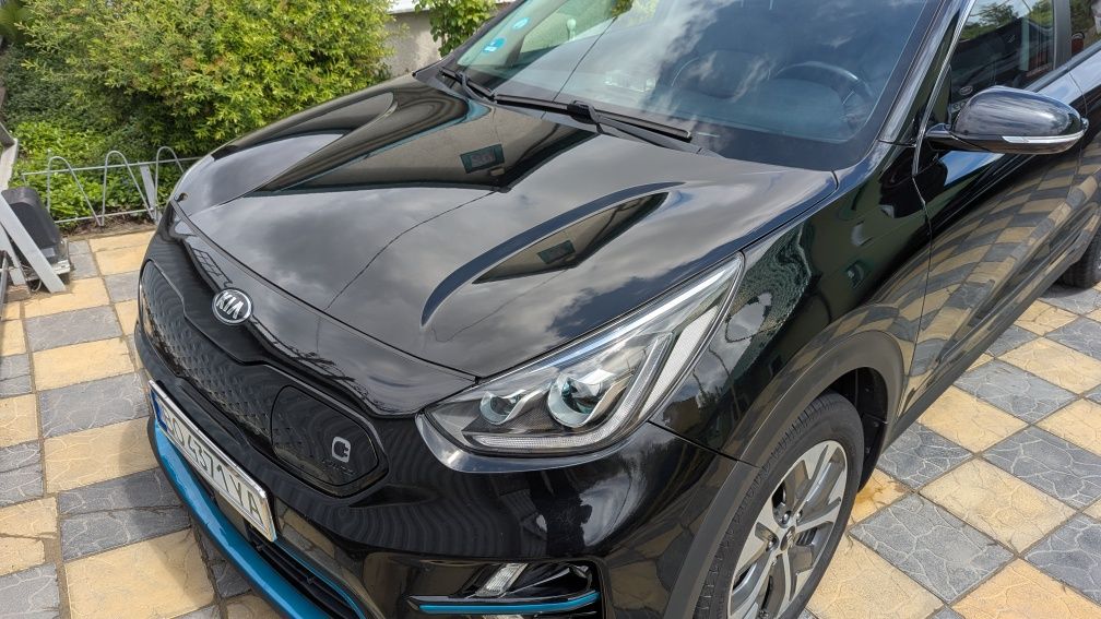 Продам автомобіль Kia niro