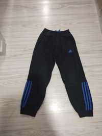 Adidas spodnie dresowe r140