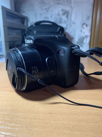 Цифровий фотоапарат Canon PowerShot SX 530 HS.