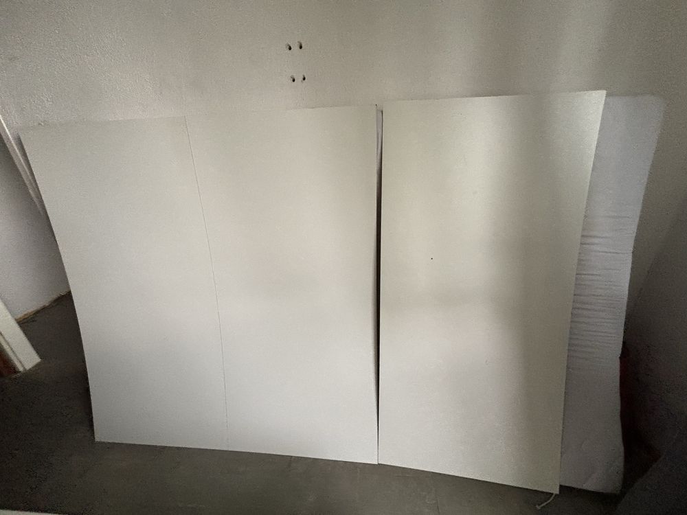 Łóżko z pojemnikiem i materacem 140x200 cm