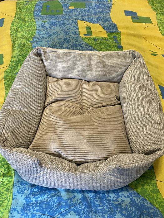 Лежанка для котів