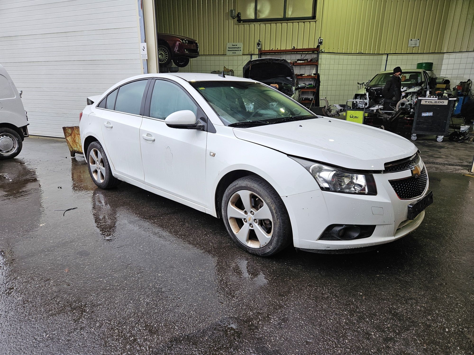 Chevrolet Cruze 2.0D de 2011 para peças