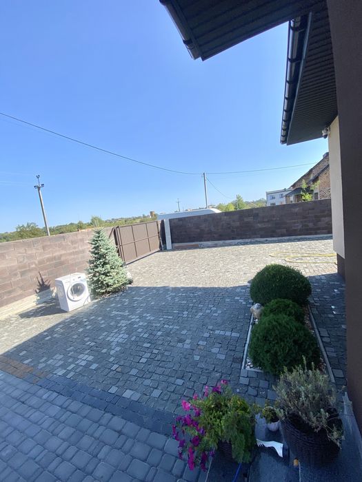 Продаж добротного будинку з ремонтом