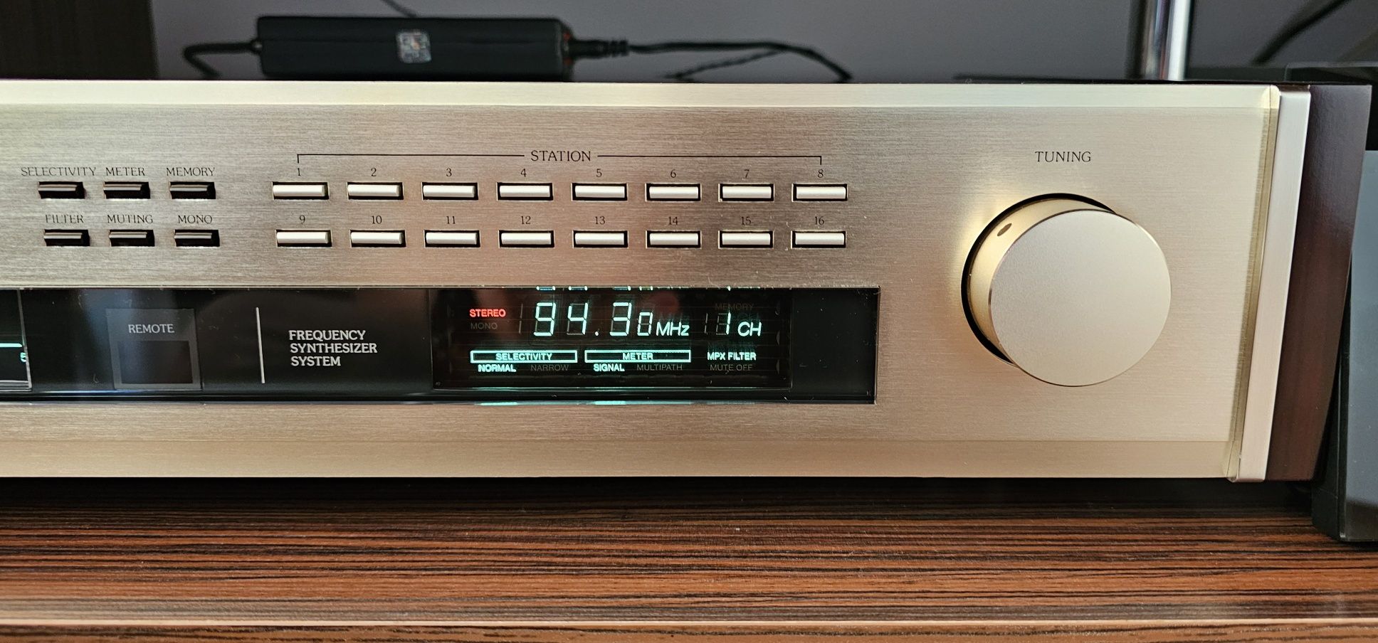 Accuphase tuner T-108 Vintage piękny pedantyczny stan po Serwisie