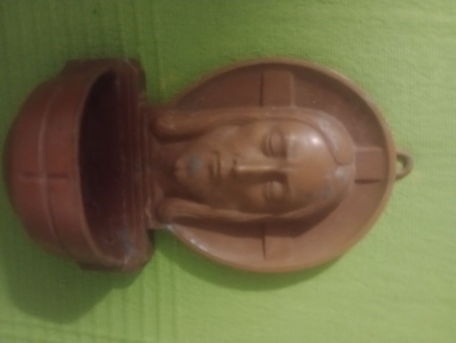 Stara kropielnica metalowa z wizerunkiem Jezusa Vintage