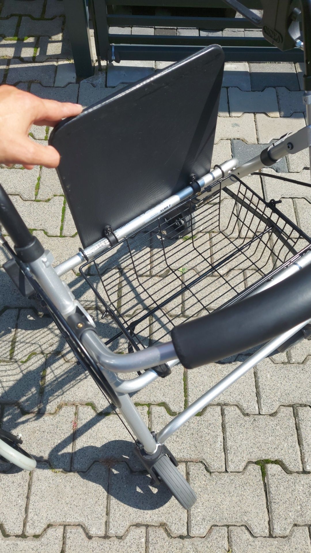 Balkonik rehabilitacyjny  aluminiowy chodzik rehabilitacyjny rollator