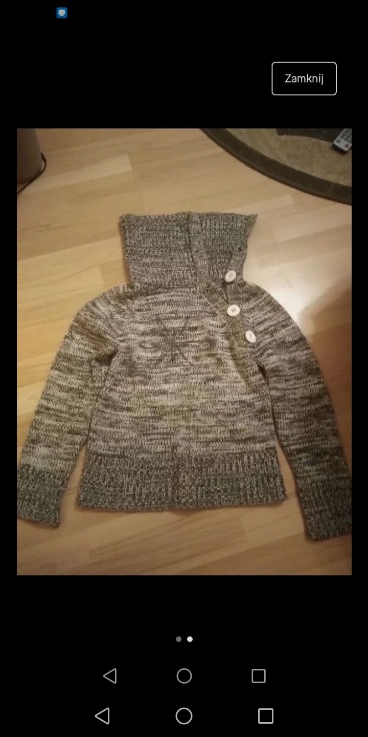 Sweter z kolnierzem