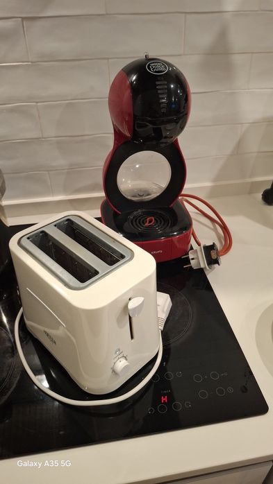 Vendo maquina de cafe dolce gusto e torradeira