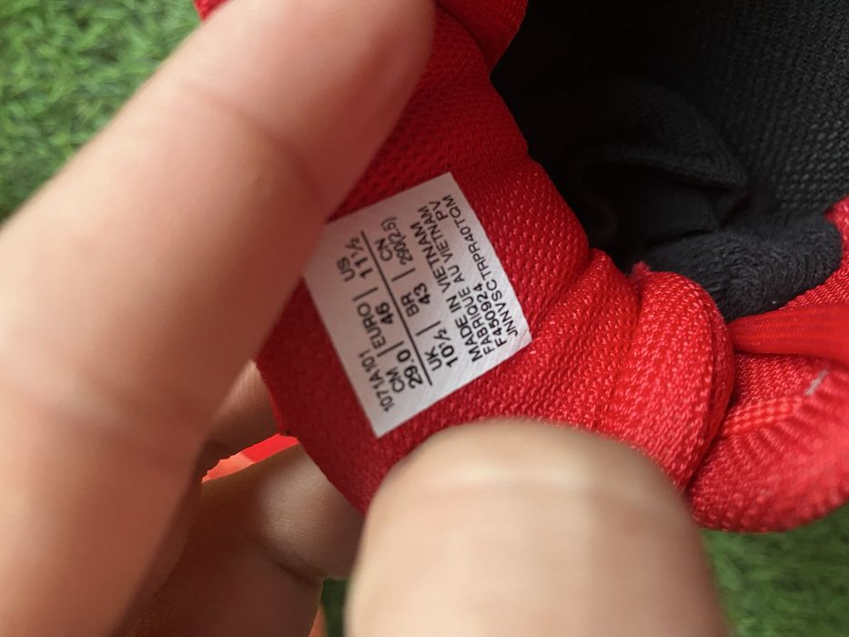 Кросівки asics волейбольні