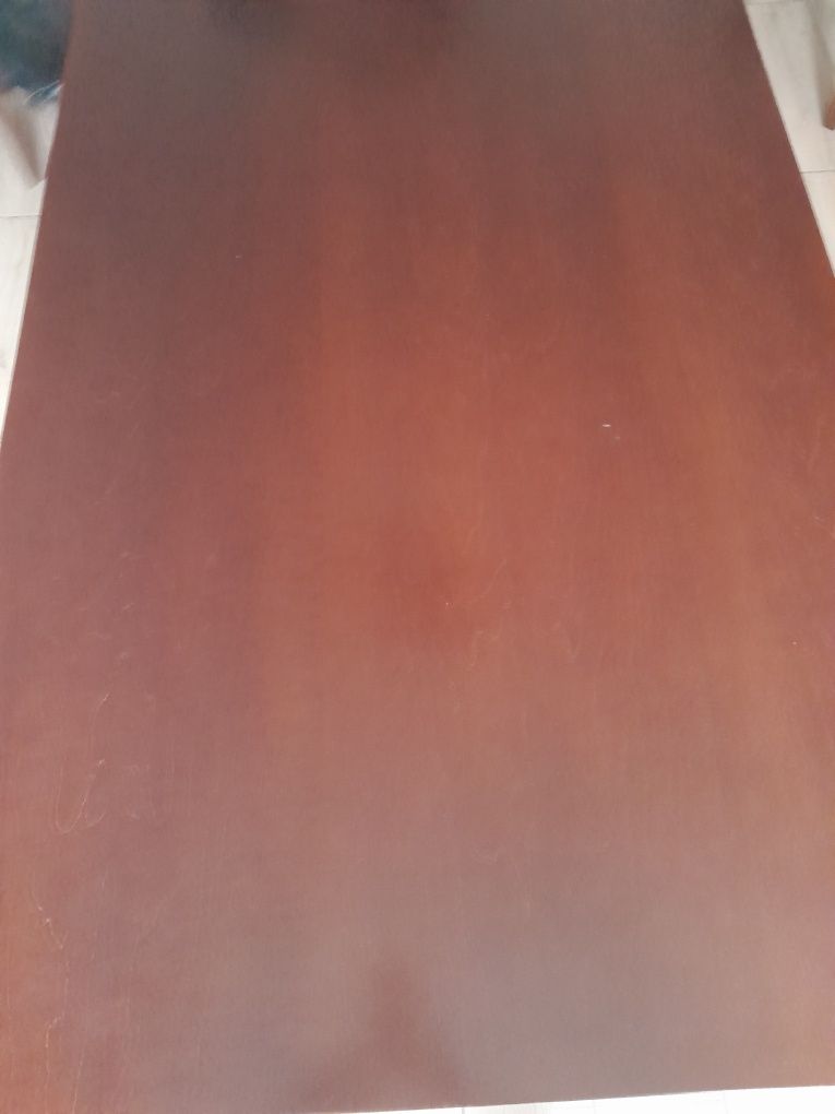 Stół drewniany ciemny
