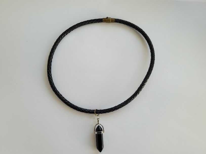 Шкіряний плетений шнур з кулоном