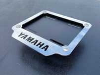 ramka pod tablicę rejestracyjną Yamaha