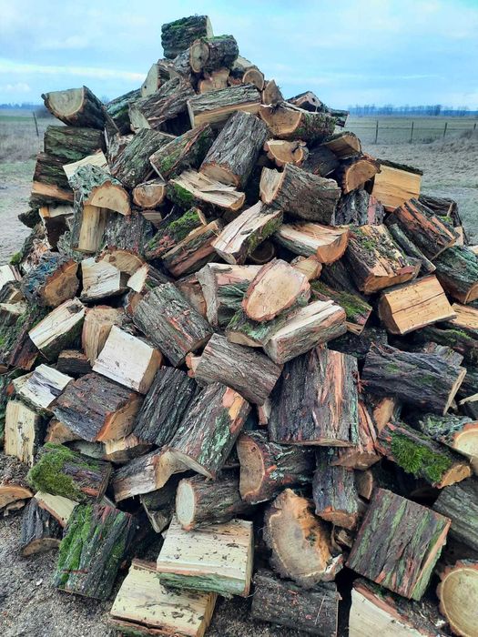 Drewno opałowe kominkowe sezonowane akacja