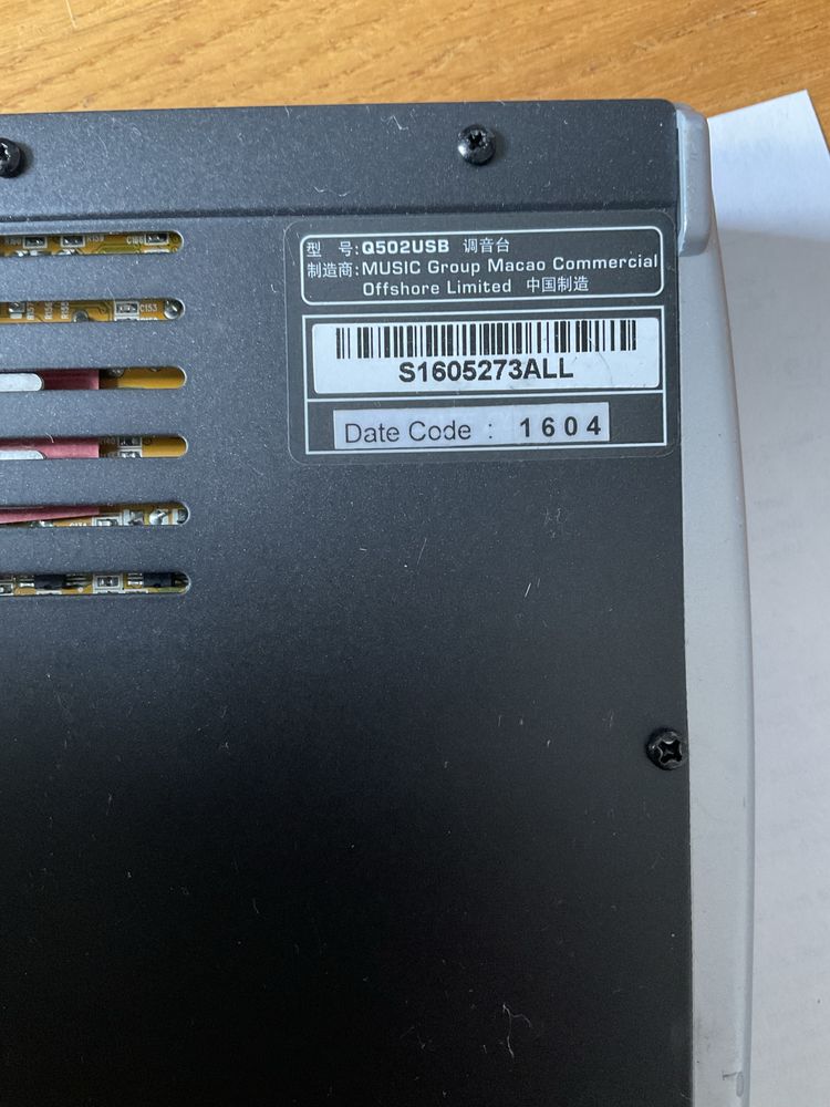Henyk Q502 USC Behninger