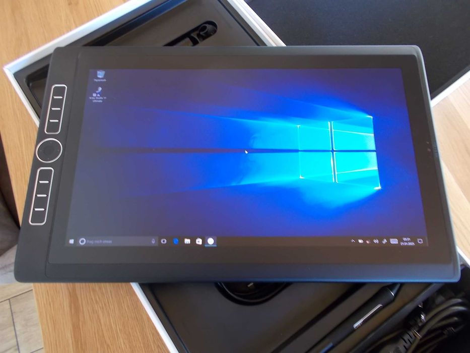 Wacom MobileStudio 16 4K ,DTH-W1620H i7-6567U 16GB 512 Dysk