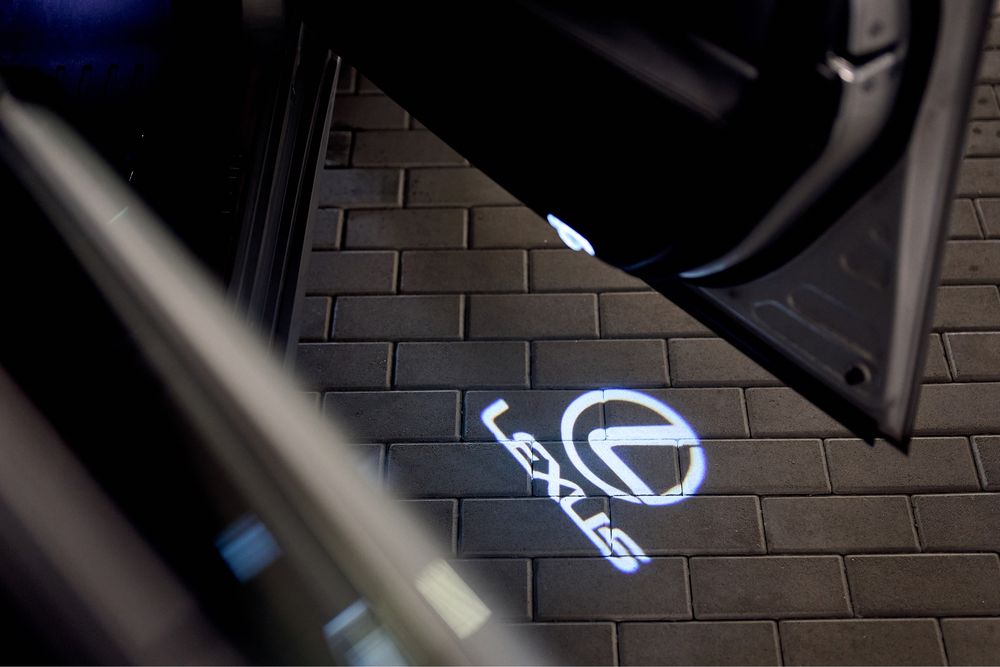 Продам Lexus ES300h 2,5 газ/бензин/гібрид 2014р обслужений, рест look