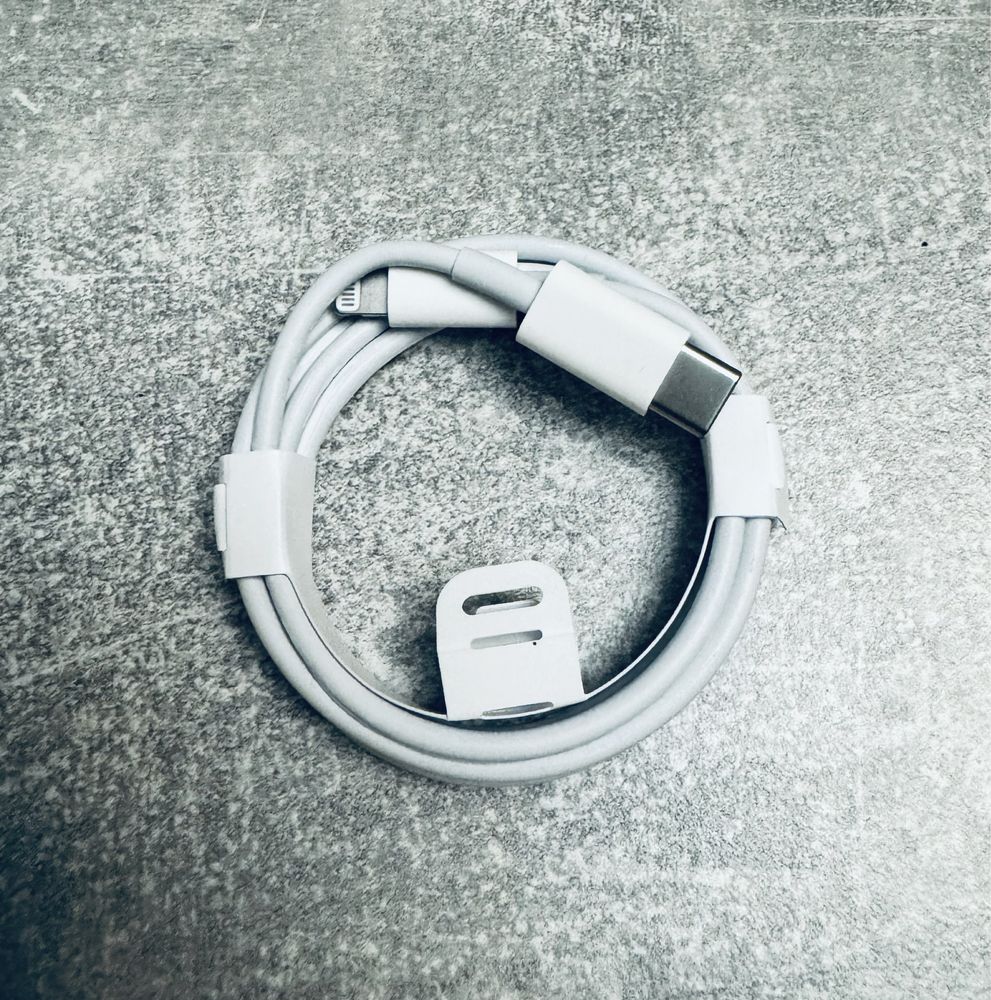 Кабель Apple USB-C to Lightning 1m