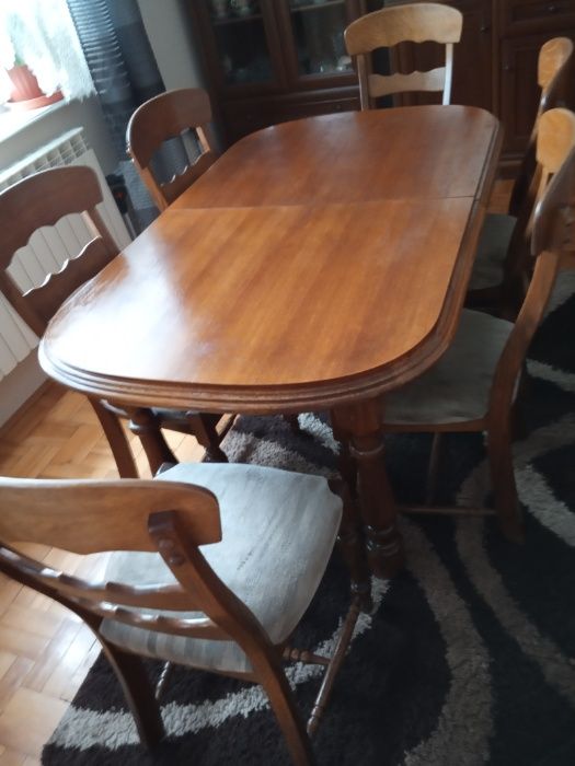 Stół dębowy i krzesła