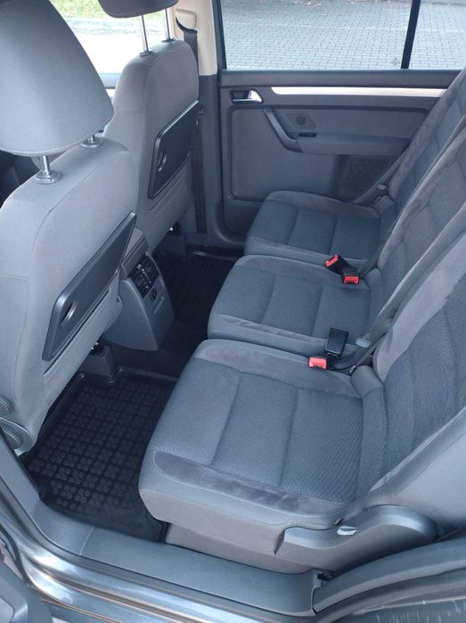 Volkswagen Touran 2.0 TDI 140 KM CR wersja STYLE 7 osobowy HAK Webasto