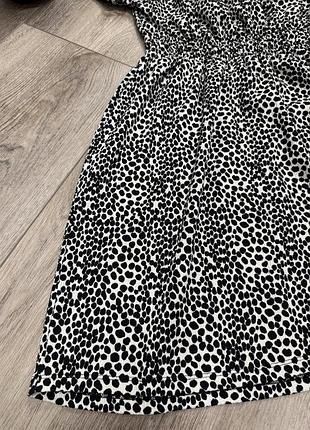 Гарна сукня жіноча