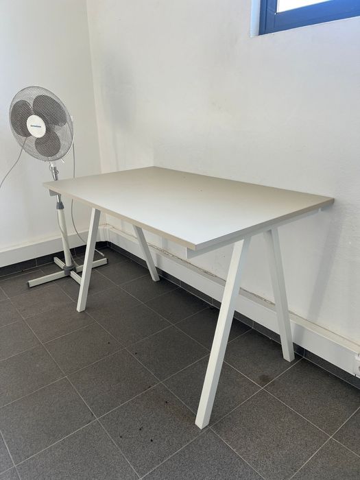 Secretarias de escritorio em otimo estado