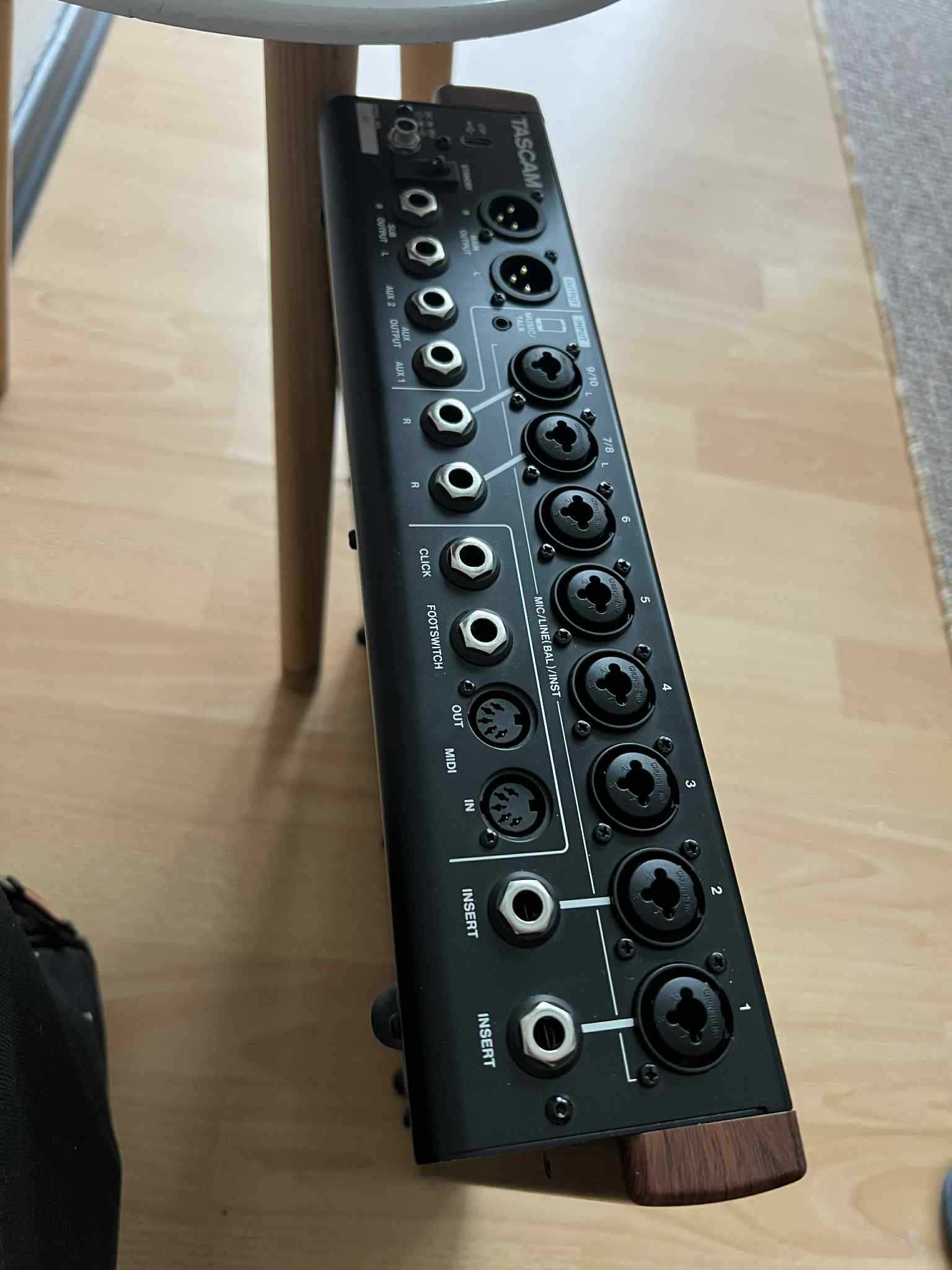 Tascam Model 12 używany mixer, rejestrator, interface USB - 10 kanałów