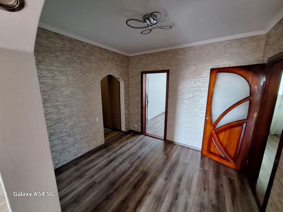 Продаж 3к . Хороший Ремонт.. Терміново.