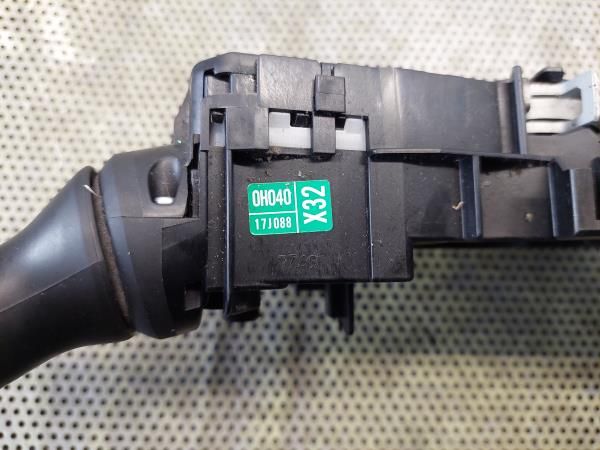 Conjunto / manetes de luzes e limpa vidros PEUGEOT 108