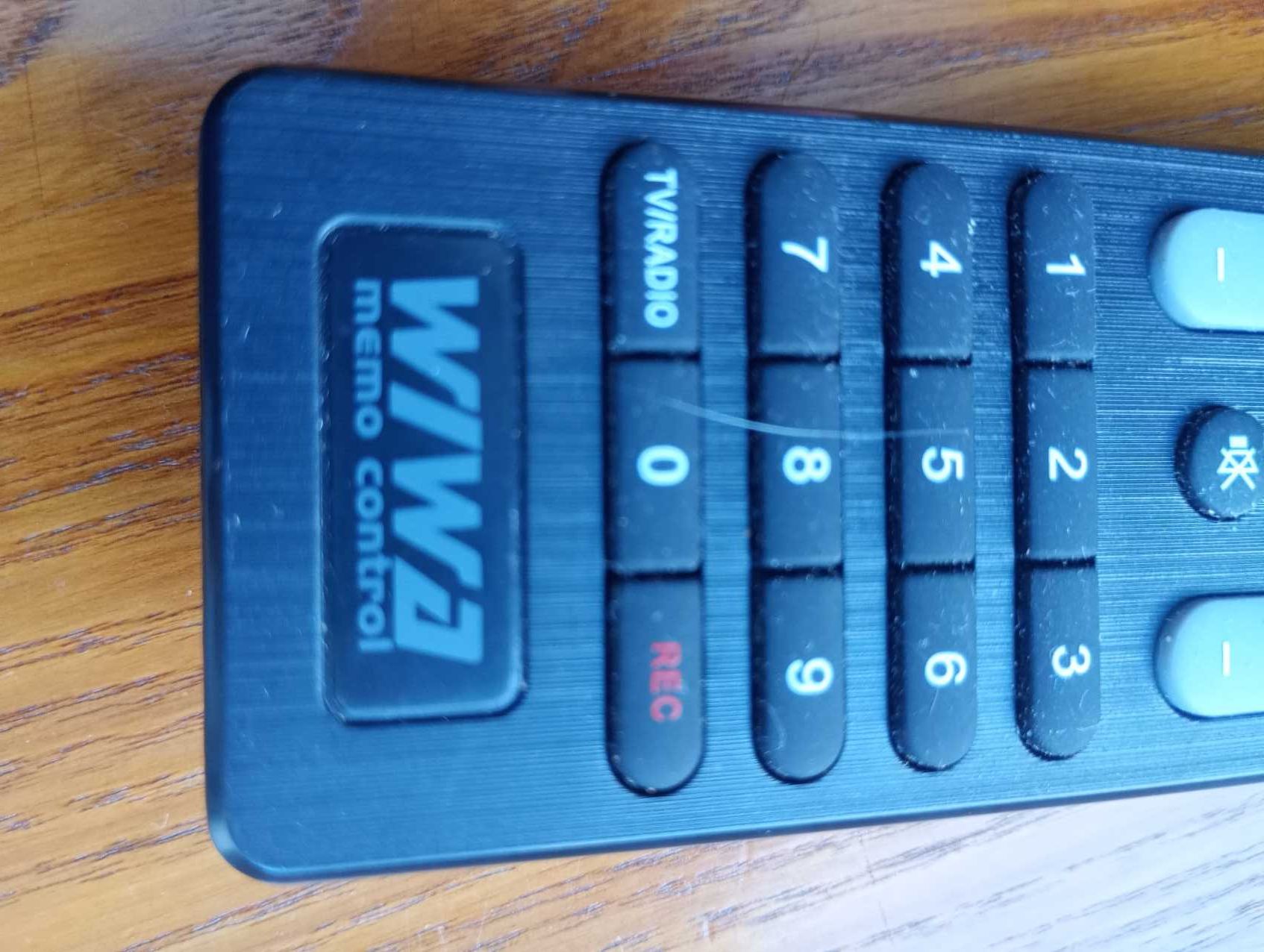 Pilot Wiwa do dekodera DVB-T w b.ładnym stanie.