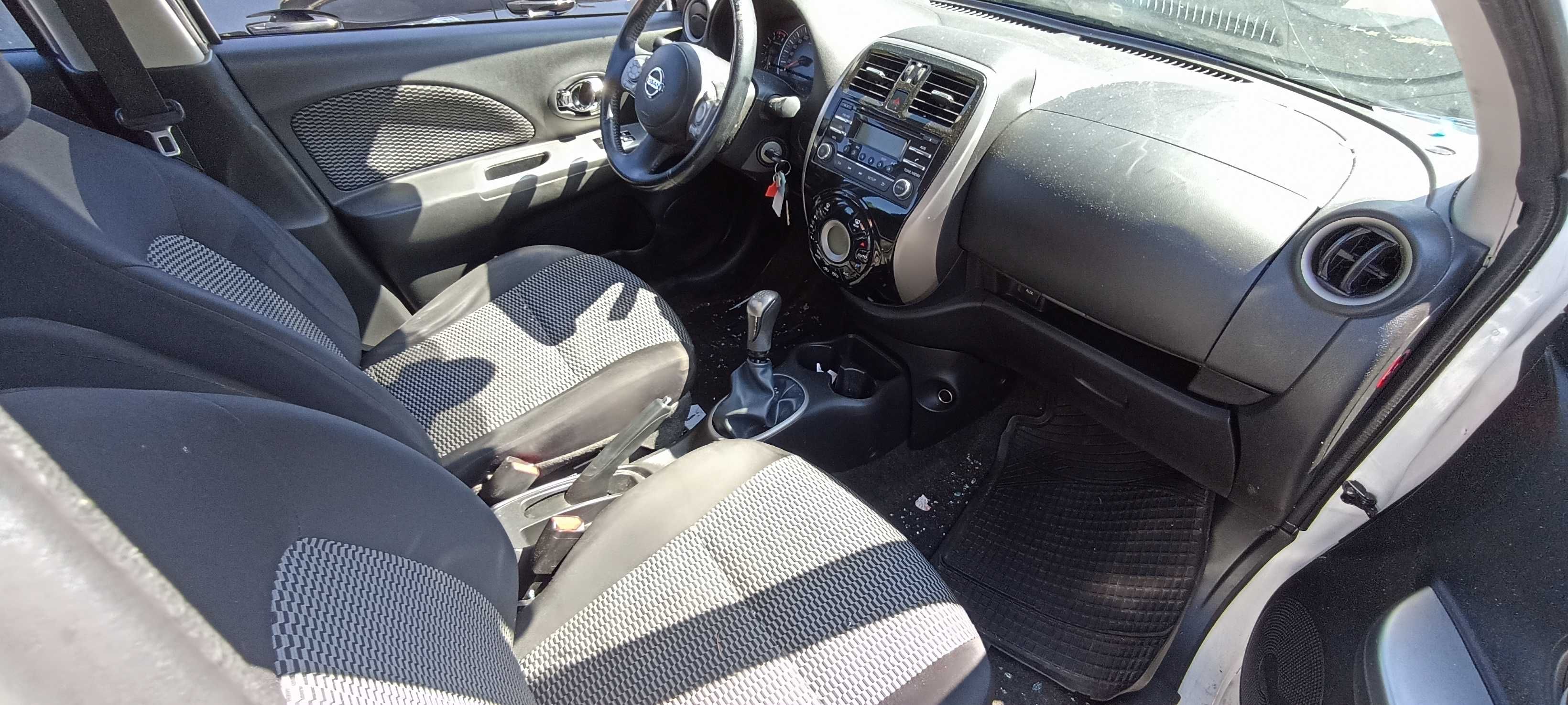 zderzak tył tylny nissan micra k13  lak qm1