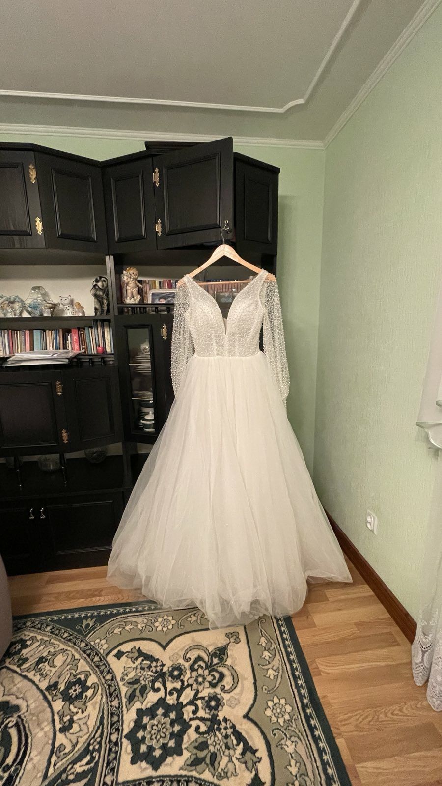 Продам весільну сукню 42-44р..